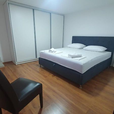 Apartments Lungomare Tivat Bagian luar foto