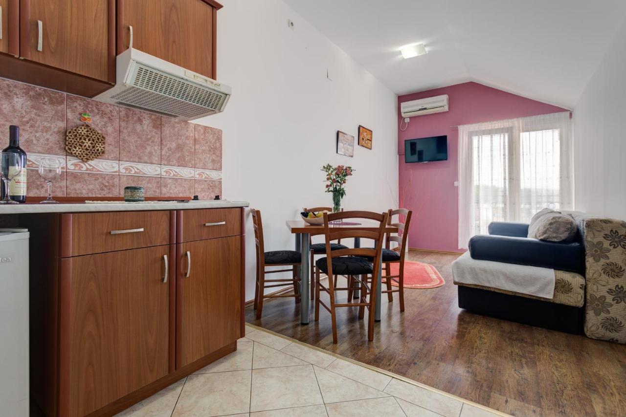 Apartments Lungomare Tivat Bagian luar foto